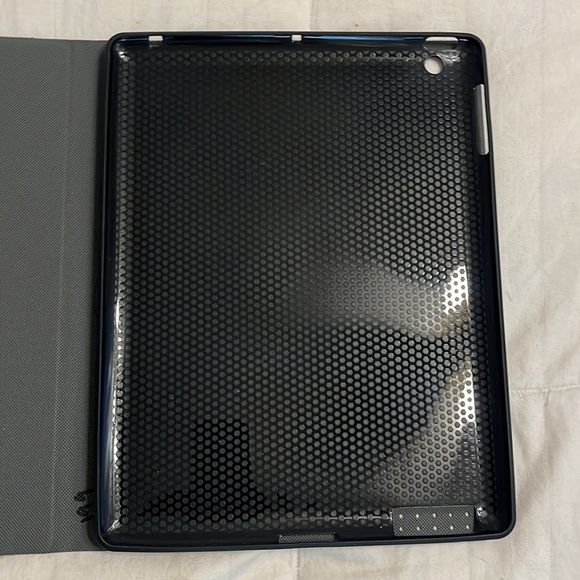 Minnie & Mickey IPad Case Christmas Mr. & Mrs. Claus - Picture 3 of 7